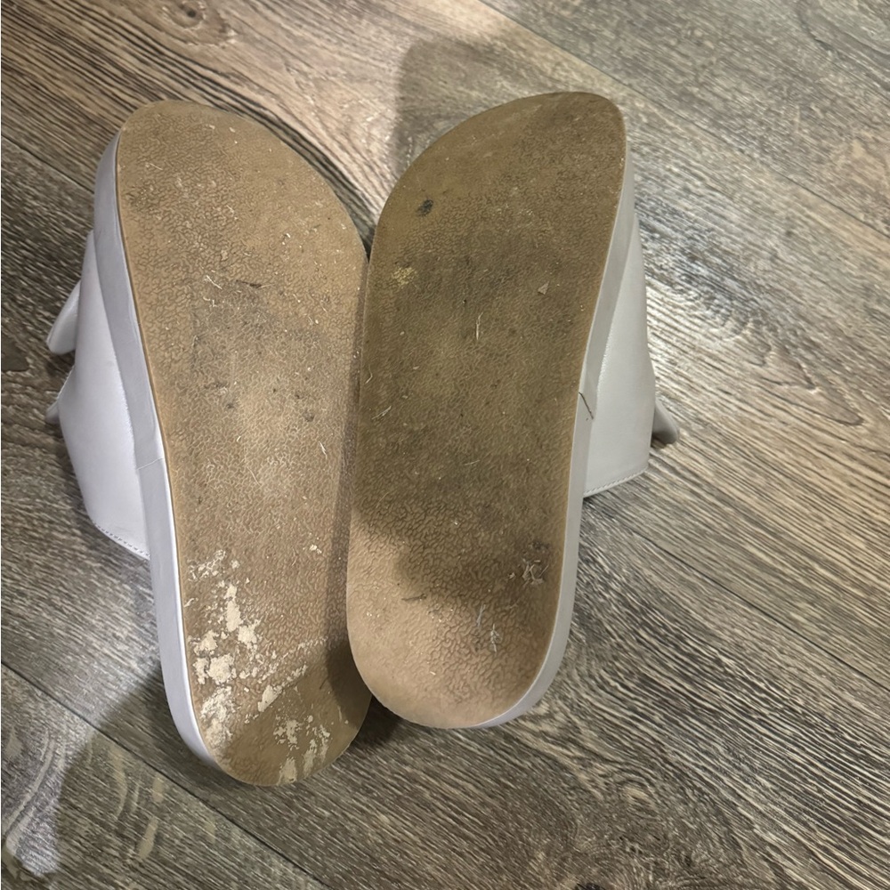 Well loved shoes. I wore them very often while teaching.
